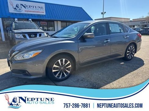 Used 2017 Nissan Altima 2.5 SV FWD image 1