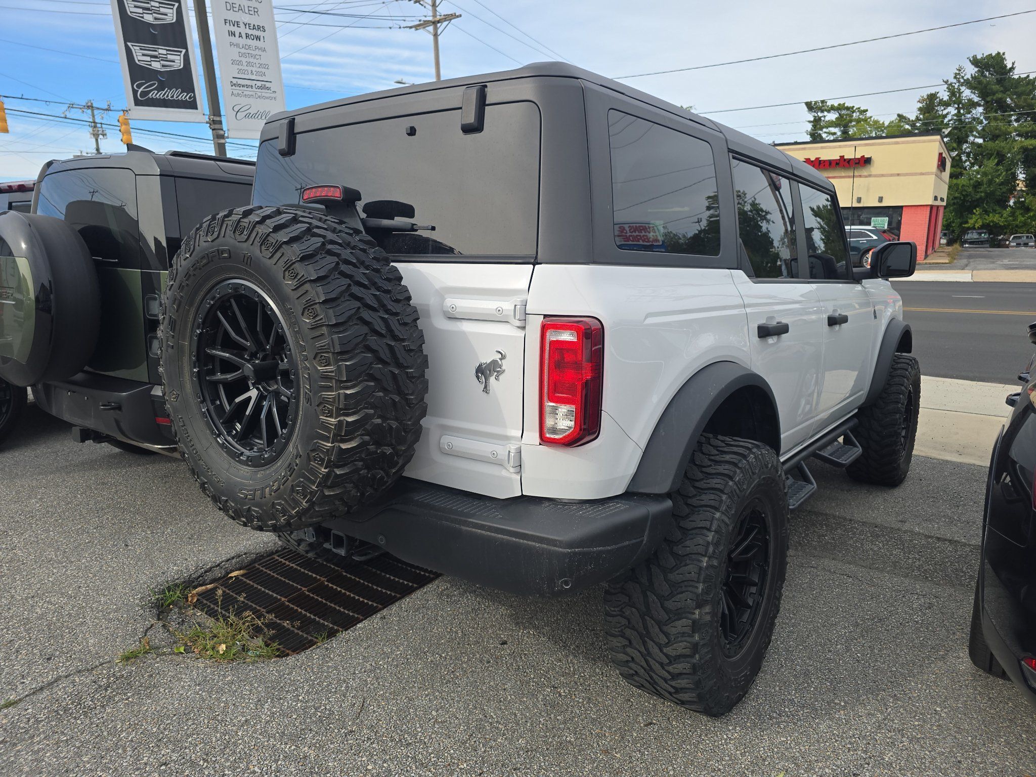 Used 2023 Ford Bronco Black Diamond AWD/4WD image 4