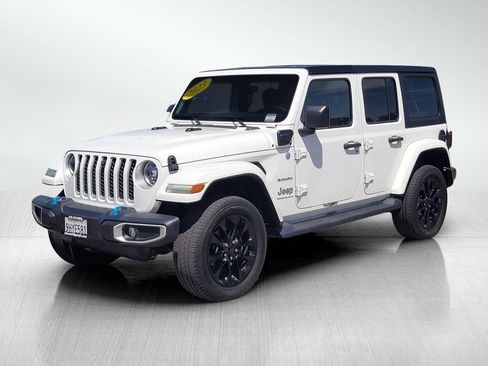 Used 2023 Jeep Wrangler Unlimited Sahara w/ Cold Weather Group AWD/4WD image 8