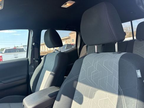 Used 2023 Toyota Tacoma TRD Sport w/ Technology Package image 9