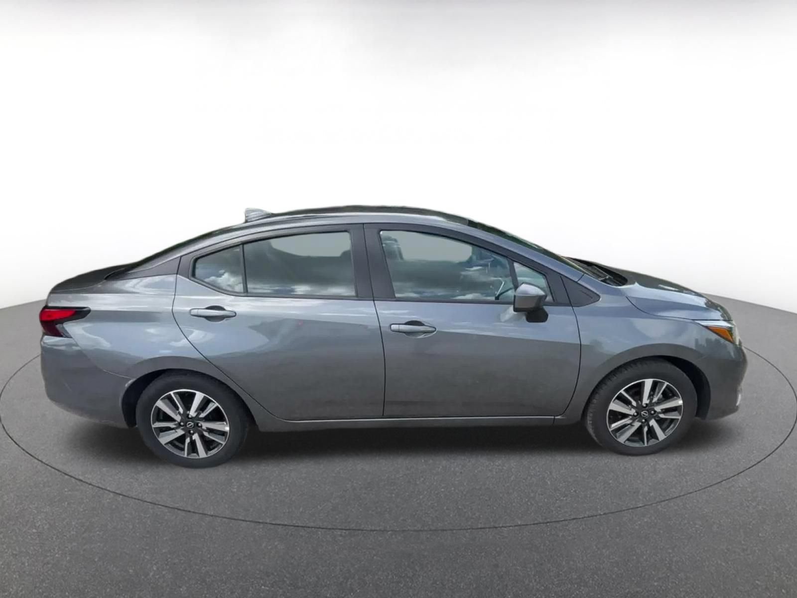 Used 2025 Nissan Versa SV FWD image 15