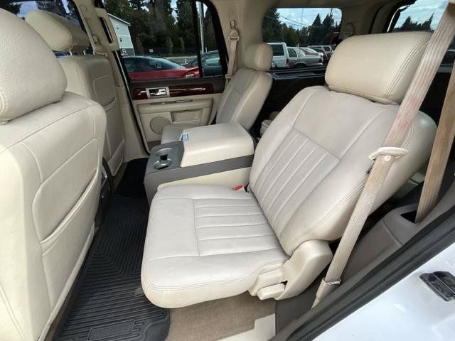 Used 2004 Lincoln Navigator Luxury AWD/4WD image 14