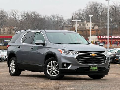 Used 2018 Chevrolet Traverse LT image 1