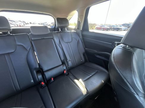 Used 2025 Kia Sorento S FWD image 15
