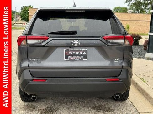 Used 2022 Toyota RAV4 LE AWD/4WD image 4
