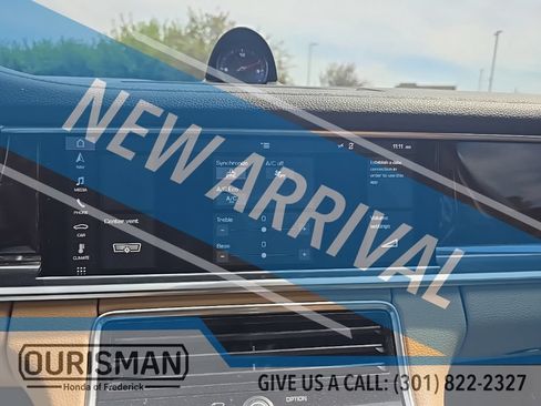 Used 2018 Porsche Panamera 4 AWD/4WD image 13