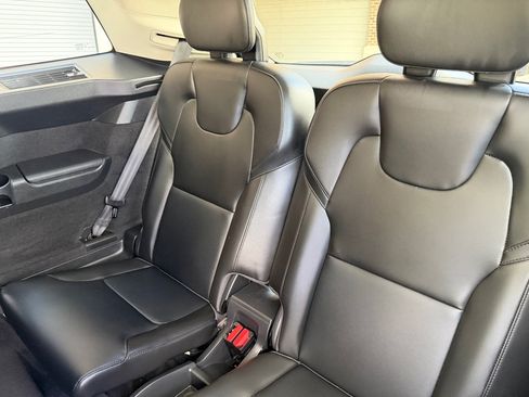 Used 2024 Volvo XC90 B5 Core AWD/4WD image 25