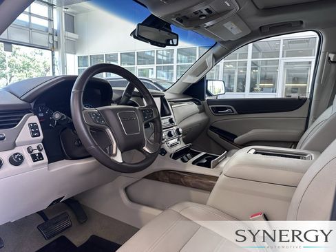 Used 2017 GMC Yukon Denali w/ Open Road Package AWD/4WD image 27
