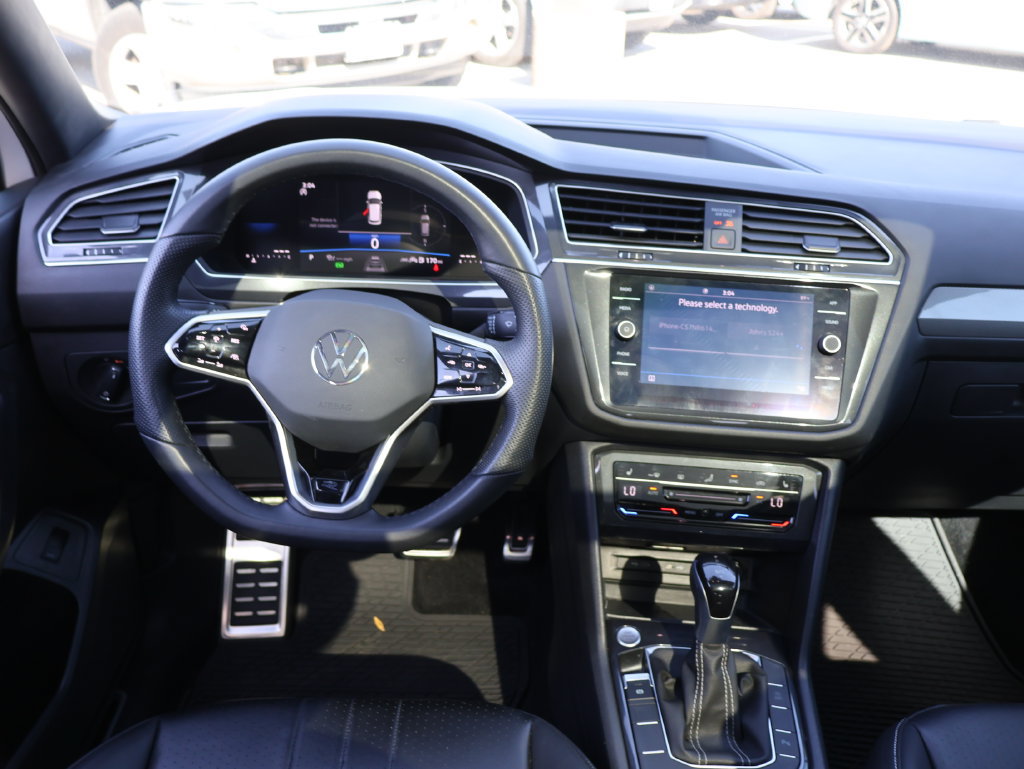 Used 2024 Volkswagen Tiguan SE R-Line FWD image 18