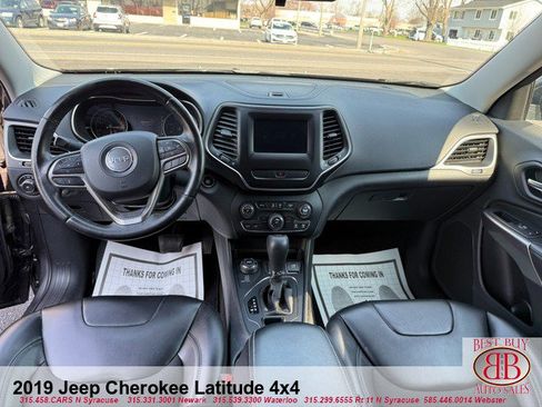 Used 2019 Jeep Cherokee Latitude Plus AWD/4WD image 26