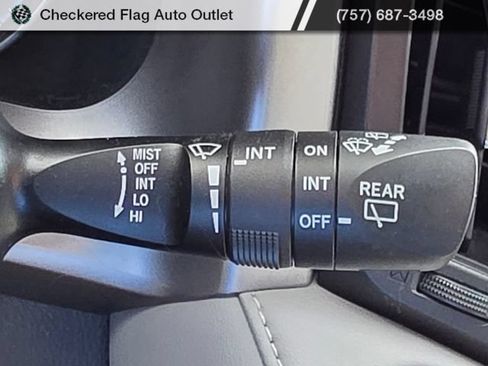 Used 2018 Toyota RAV4 XLE FWD image 31