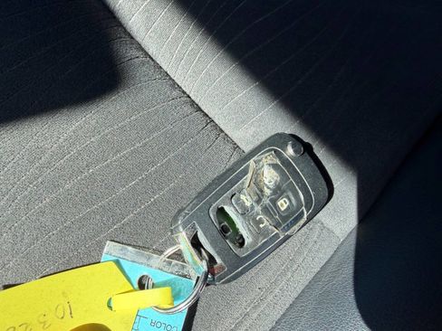 Used 2014 Buick LaCrosse image 43