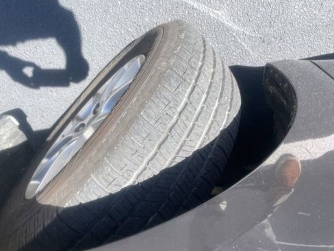 Used 2017 Chrysler Pacifica Touring Plus w/ Security Group image 9