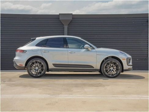 Certified 2025 Porsche Macan image 8