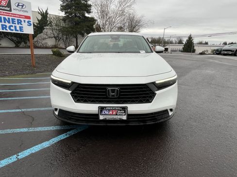 Used 2023 Honda Accord EX image 8