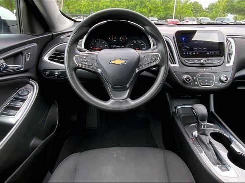 Used 2023 Chevrolet Malibu LT FWD image 6