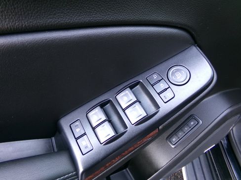 Used 2020 GMC Yukon SLT image 15