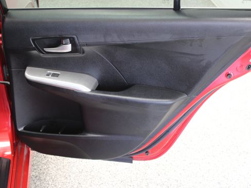 Used 2012 Toyota Camry SE FWD image 31