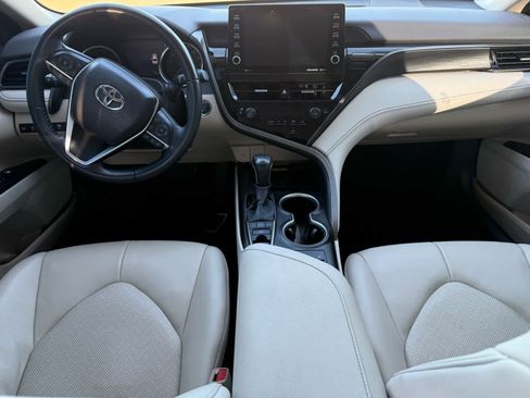 Used 2022 Toyota Camry XLE image 21