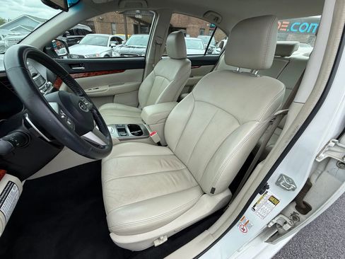 Used 2010 Subaru Legacy 2.5i Limited w/ Appearance Package 1H image 11