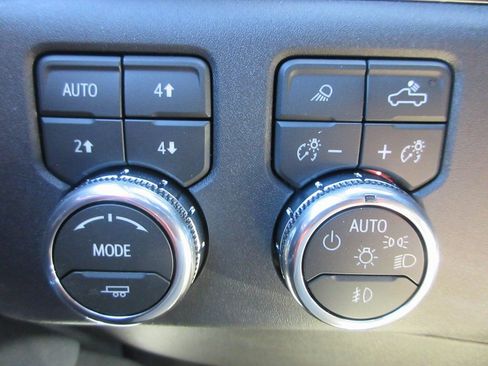 New 2026 GMC Sierra 1500 SLT w/ SLT Premium Plus Package image 17