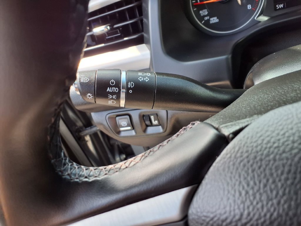 Used 2023 GMC Acadia SLT AWD/4WD image 11