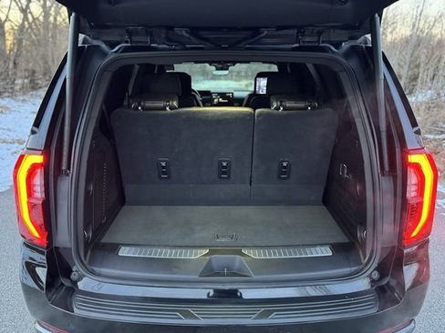 Used 2025 GMC Yukon Denali Ultimate image 9