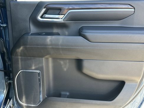 Used 2024 GMC Sierra 2500 SLT image 16