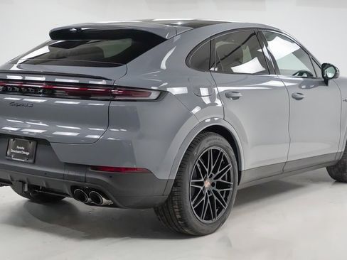New 2026 Porsche Cayenne S image 10