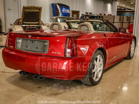 Used 2005 Cadillac XLR RWD image 28