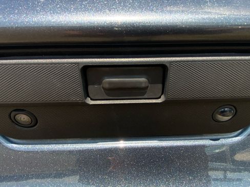 Used 2021 Chevrolet Silverado 1500 Custom w/ Safety Confidence Package AWD/4WD image 11