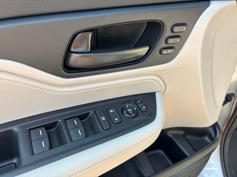 Certified 2026 Honda Odyssey EX-L image 9