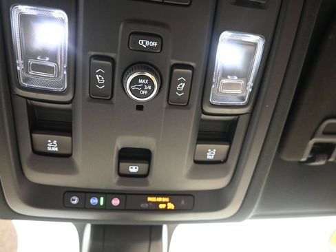 Used 2021 Chevrolet Tahoe Premier w/ Premium Package AWD/4WD image 23