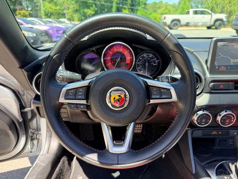 Used 2019 FIAT 124 Spider Abarth w/ Navigation & Sound Group RWD image 28