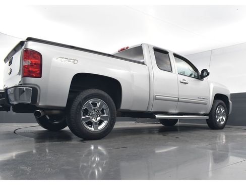 Used 2011 Chevrolet Silverado 1500 LTZ w/ Chrome Essentials Package image 21