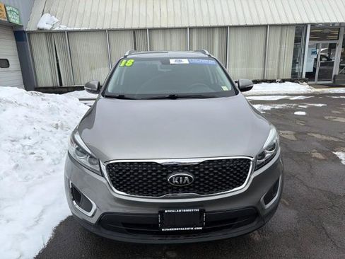 Used 2018 Kia Sorento AWD image 4