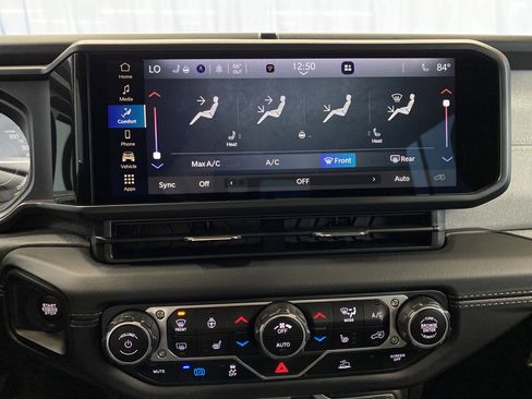 Certified 2025 Jeep Wrangler Sahara image 17