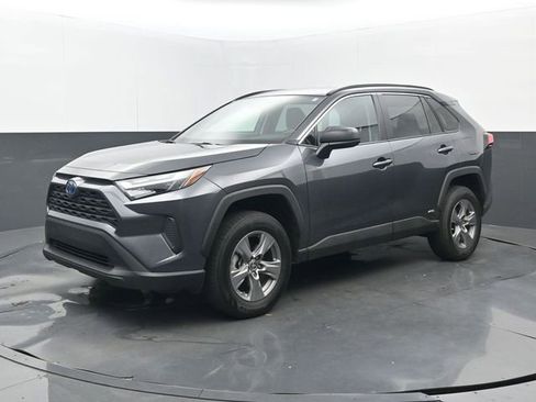 Used 2023 Toyota RAV4 LE AWD/4WD image 8