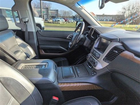 Used 2020 GMC Yukon XL Denali w/ Denali Premium Package image 9