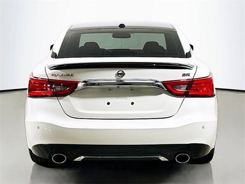 Used 2017 Nissan Maxima SR w/ Midnight Edition image 6