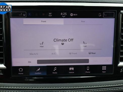 Used 2025 Chrysler Pacifica Select image 12