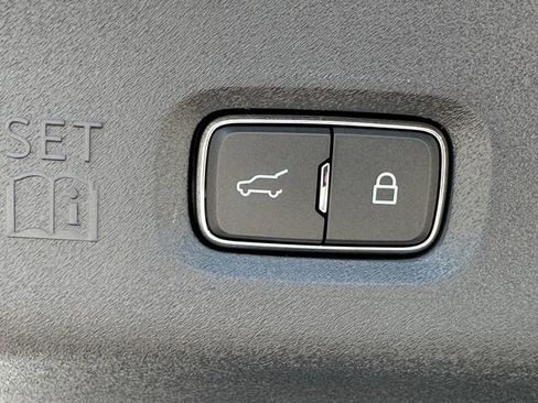 Used 2025 Ford Expedition Max Platinum w/ Stealth Appearance Package image 16