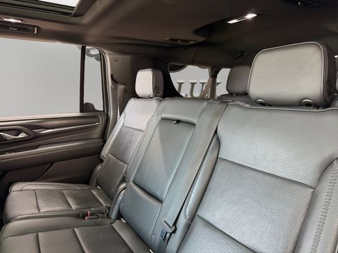 Used 2021 GMC Yukon XL Denali w/ Denali Ultimate Package AWD/4WD image 13