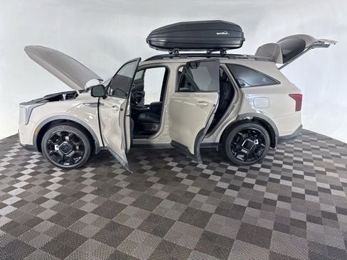 Certified 2025 Kia Sorento SX Prestige AWD/4WD image 11