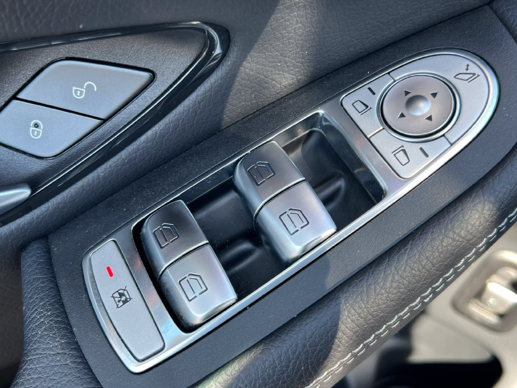 Certified 2022 Mercedes-Benz GLC 300 4MATIC image 17