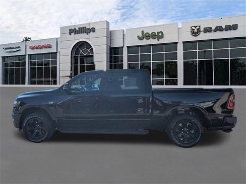 New 2026 RAM 1500 4x4 Crew Cab image 7