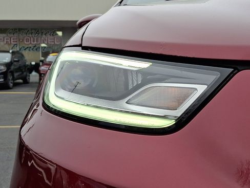 Certified 2022 Chrysler Pacifica Limited w/ S Appearance Package FWD image 9