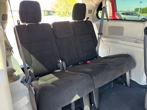 Used 2015 Dodge Grand Caravan SXT FWD image 11