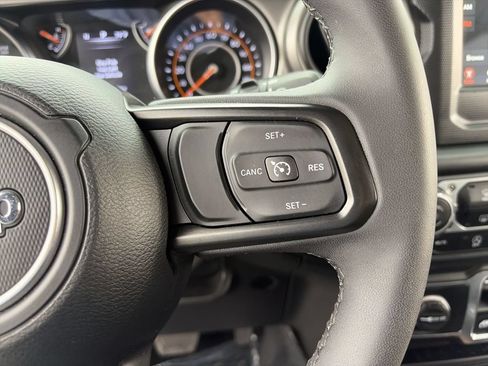 Used 2023 Jeep Wrangler Sport AWD/4WD image 16