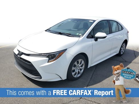 Used 2023 Toyota Corolla LE FWD image 3